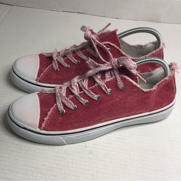 Maurices Sneakers Womens 11 Canvas Low Top Tie Red White Raw Edge Shoes - Picture 1 of 11
